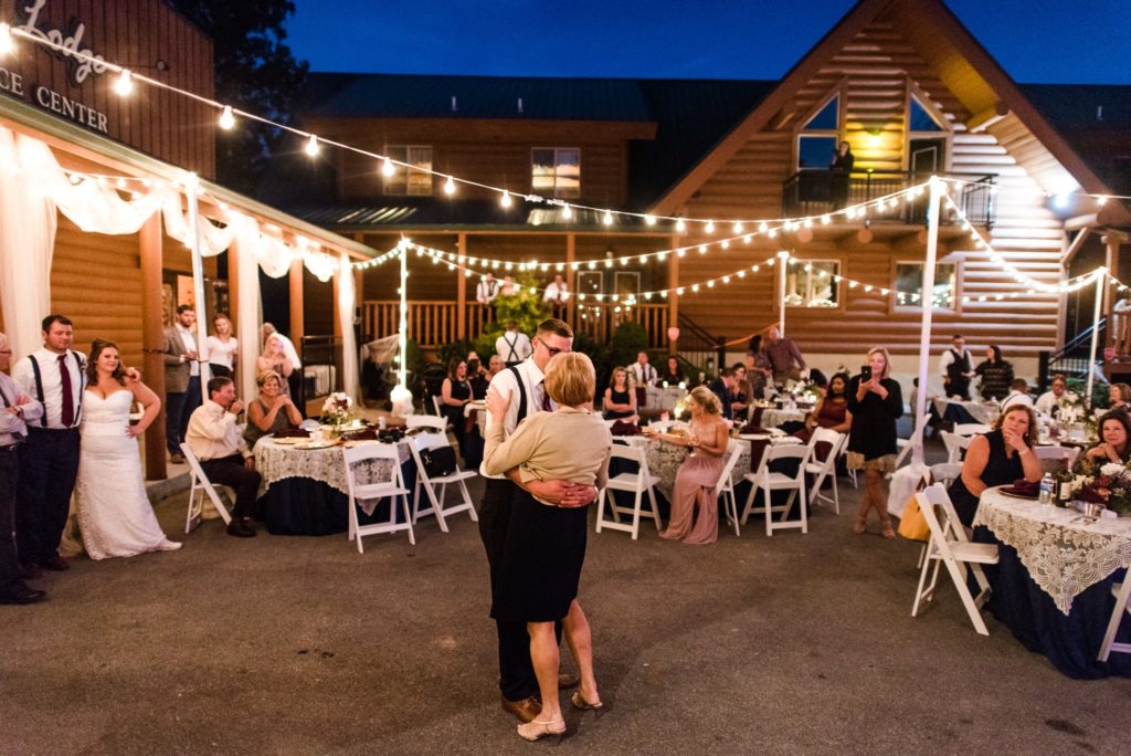 Moose Hollow Lodge Pigeon Forge TN outdoor wedding