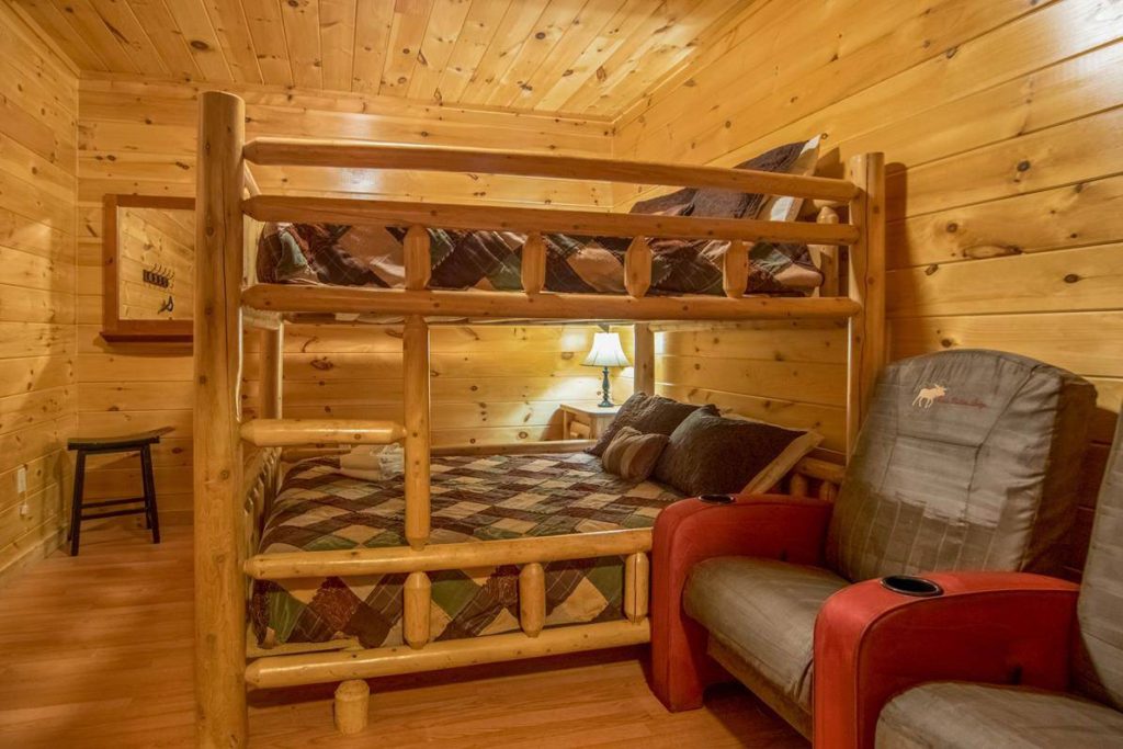 Moose Hollow Lodge Bunk Beds3
