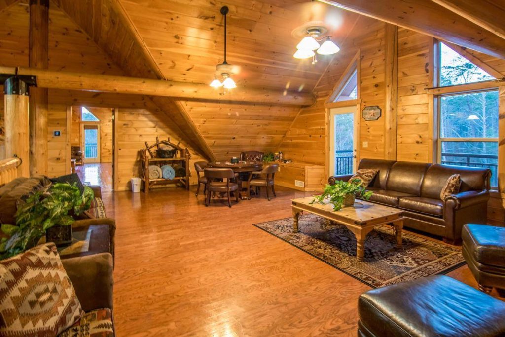 Moose Hollow Lodge Family Room1
