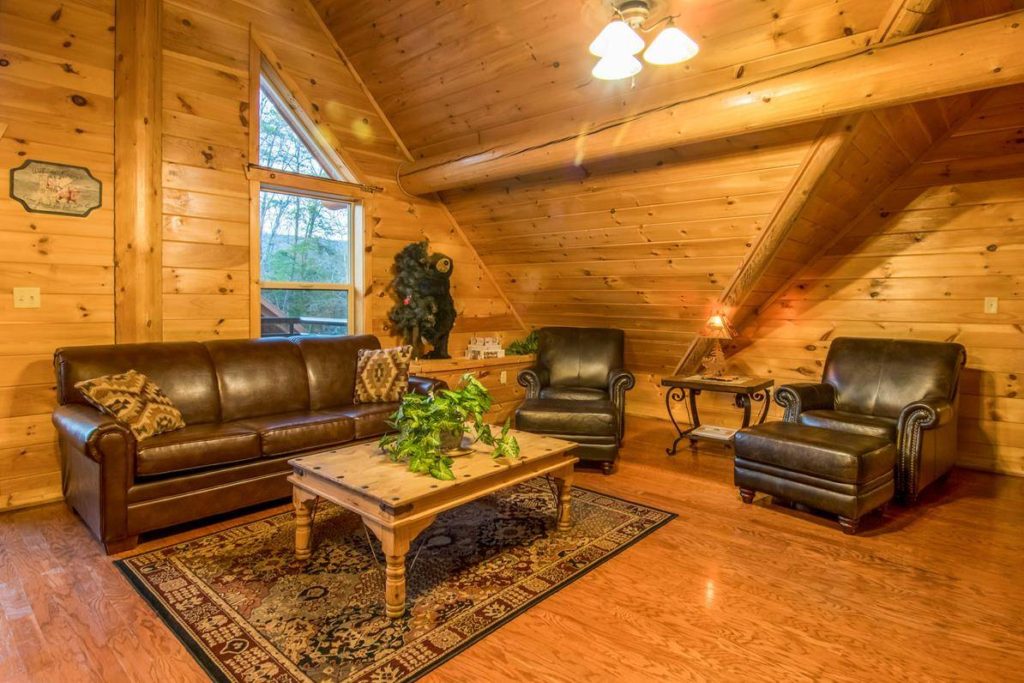 Moose Hollow Lodge Family Room2