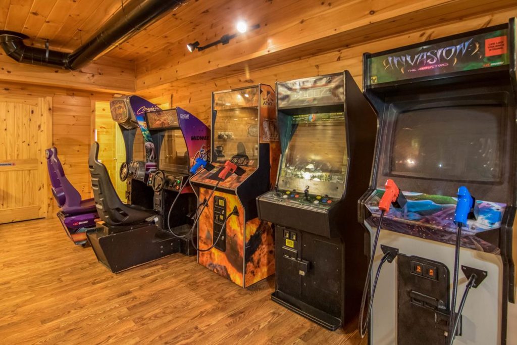 Moose Hollow Lodge arcade
